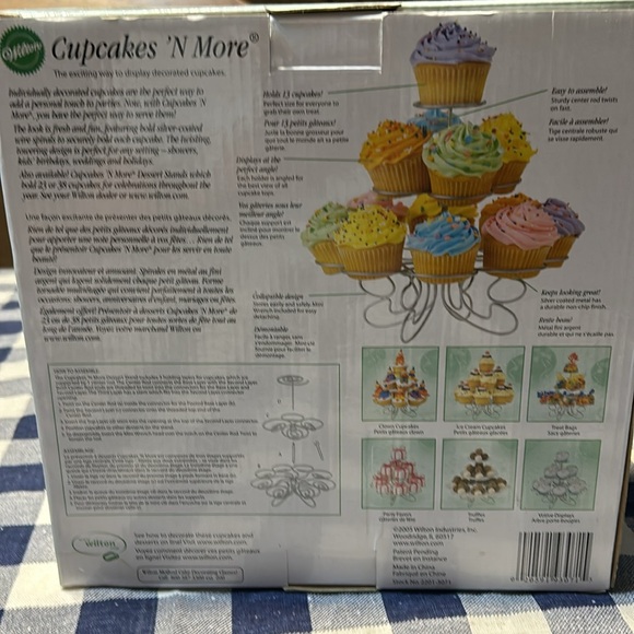 Wilton cupcakes stand - Picture 4 of 5